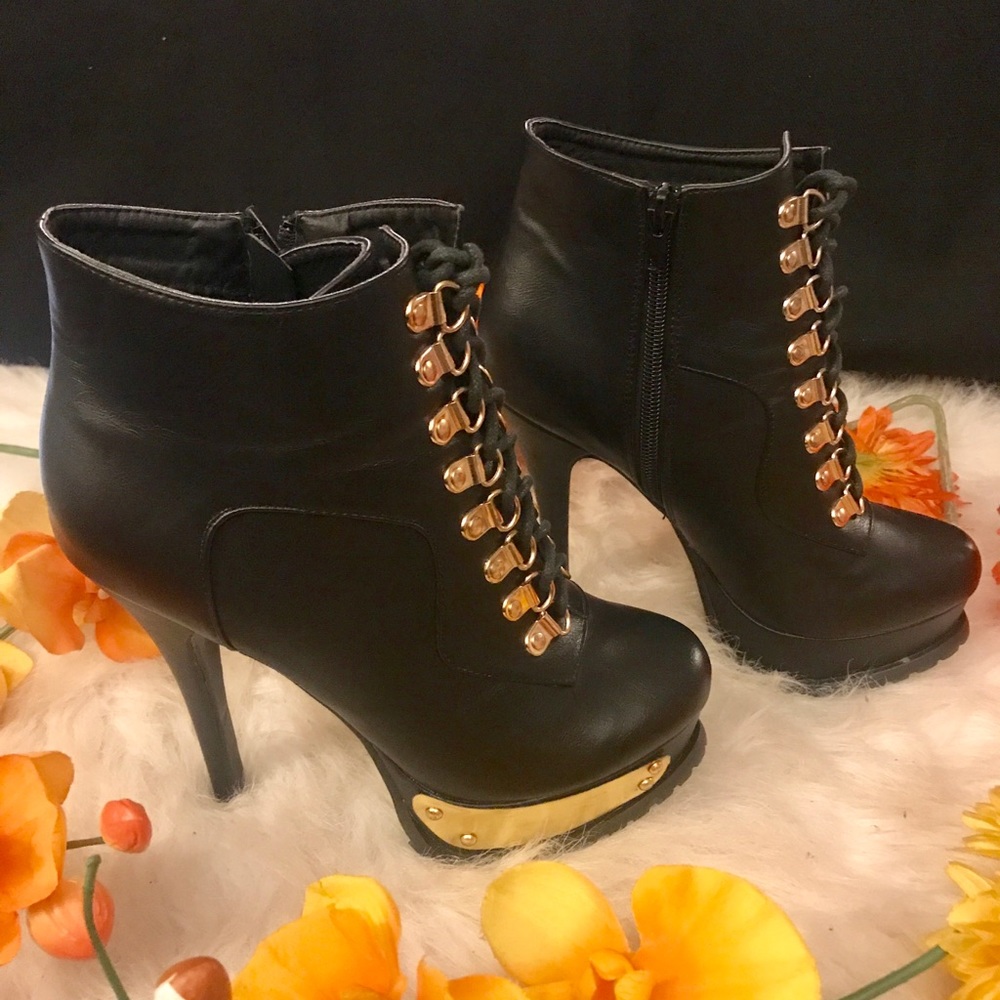 City Snappers Booties